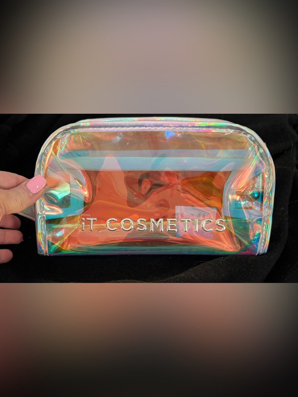 it cosmetics Iridescent Clear Mini Makeup Bag – Holographic Pink/Orange
